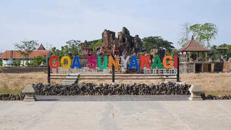Mempersembahkan Pesona Unik Wisata Goa Sunyaragi Cirebon: Daya Pikat, Aksesibilitas, dan Fasilitas